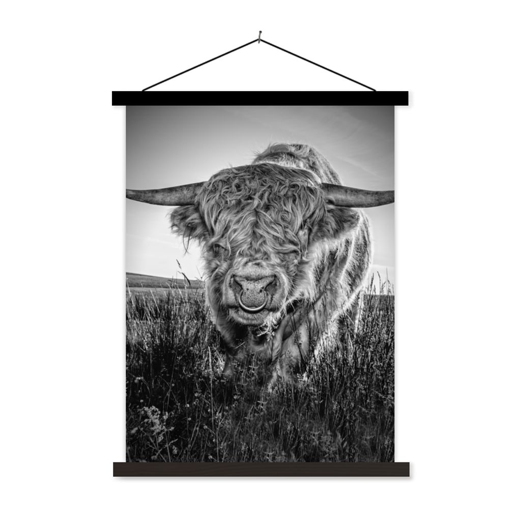 MuchoWow Textilposter Schottischer Highlander - Schwarz und Weiß 40x53 cm mit schwarzem Rahmen - Abbildung