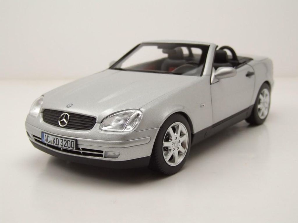 Norev 183020 Mercedes SLK 1996 silber 1:18