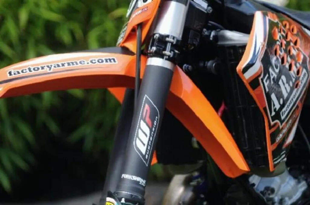 Gaine Blanche RFX Race pour Fourche KYB - Protection Thermorétractable