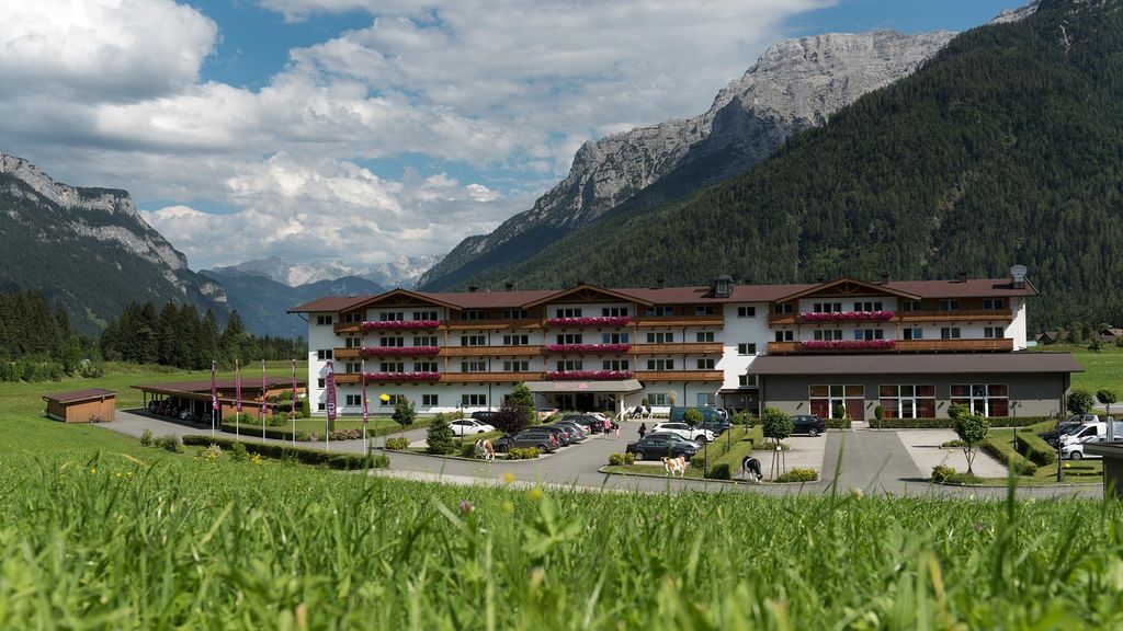 Jochen Schweizer Aktivurlaub in Tirol für 2 (2 Nächte); Erlebnis verschenken oder selbst erleben; Gutschein gültig für 2 Personen