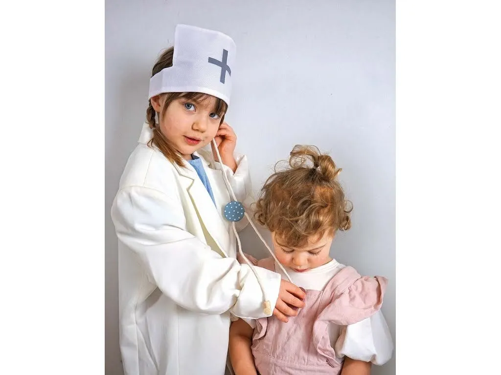 Mallette médicale en argent avec finitions robustes et verrouillable