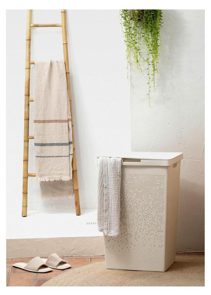 Wäschesammler 60L Bohol | Minimalistisches Design | Klappdeckel & Seitengriffe | Optimale Belüftung | 100% Recycelter BPA-Freier Kunststoff | 42,...
