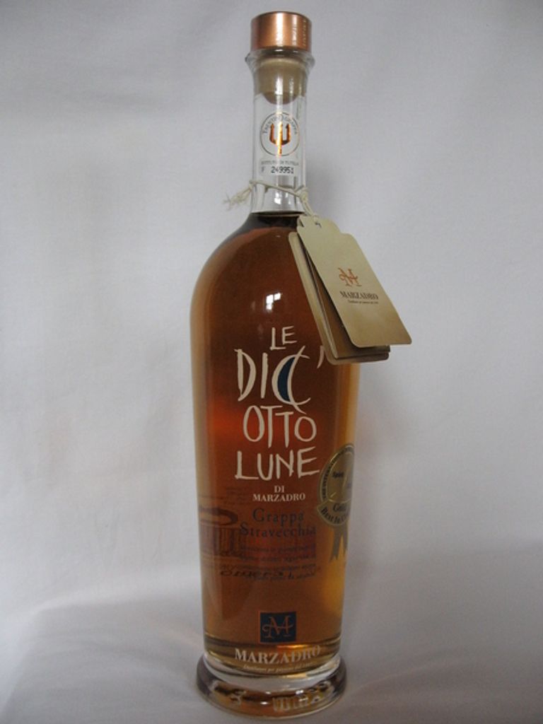 Marzadro Le Diciotto Lune Grappa Stravecchia / 18 Monde 700 Produktbild 
