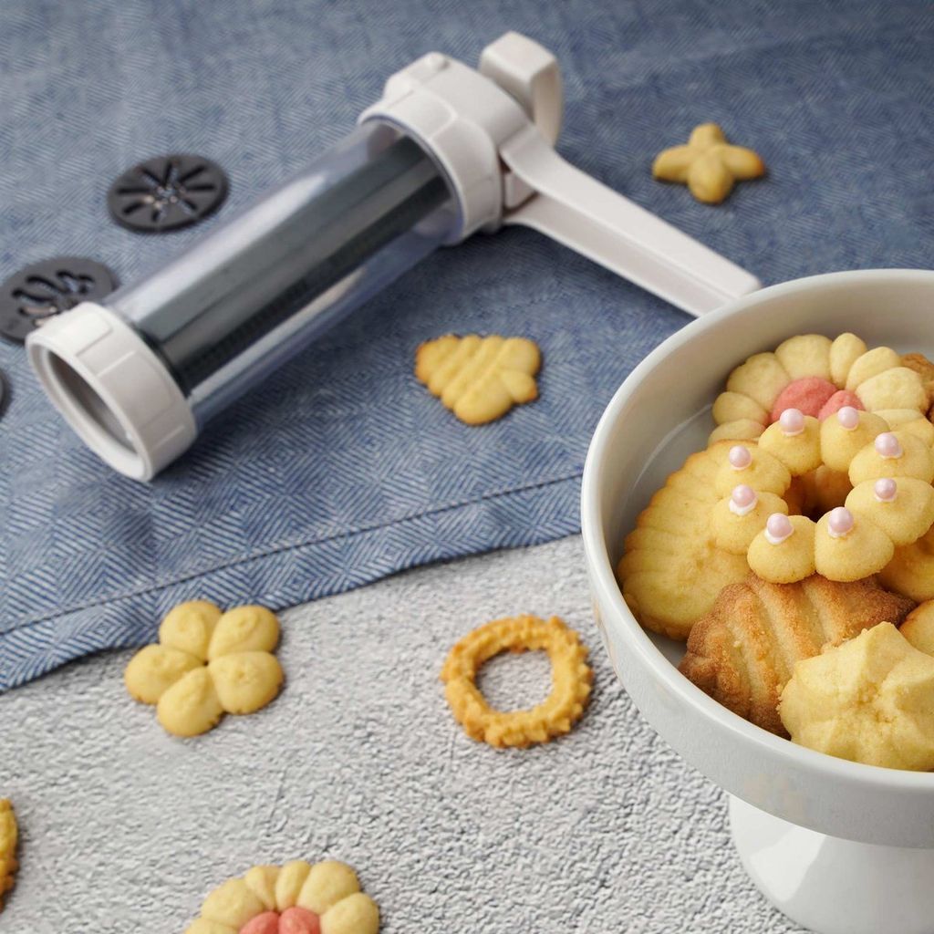 Dr. Oetker Gebäckpresse inkl. 12 Formscheiben und 6 Tüllen