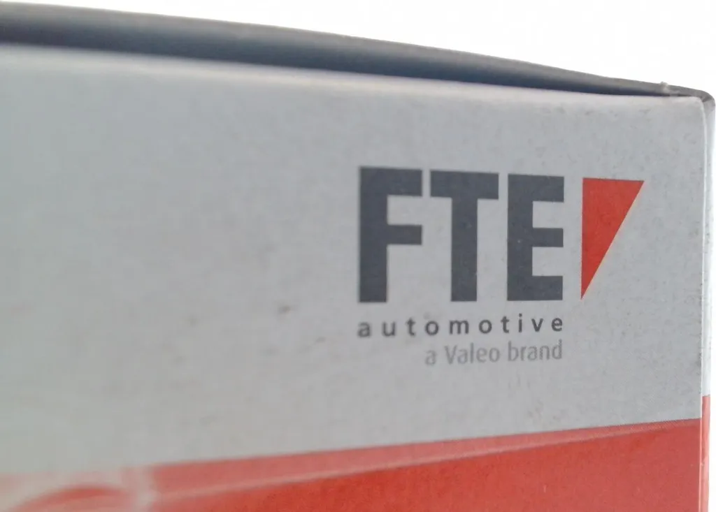 Plaquettes de Frein à Haute Friction avec Technologie Anti-Bruit FTE