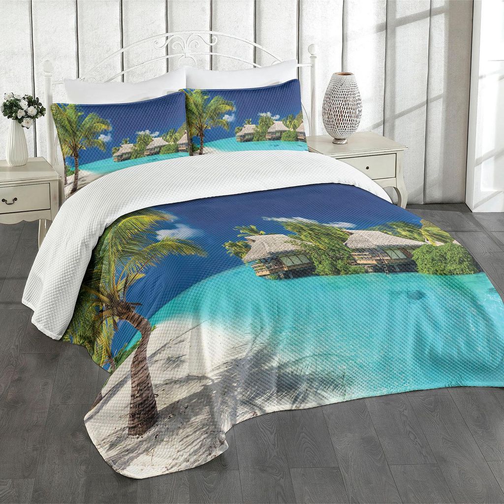 ABAKUHAUS Insel Tagesdecke Set, Foto von Strandhäuser auf dem Wasser mit Palmen auf exotische Insel Art, 220 x 220 cm, Nachtblau und Mehrfarbig