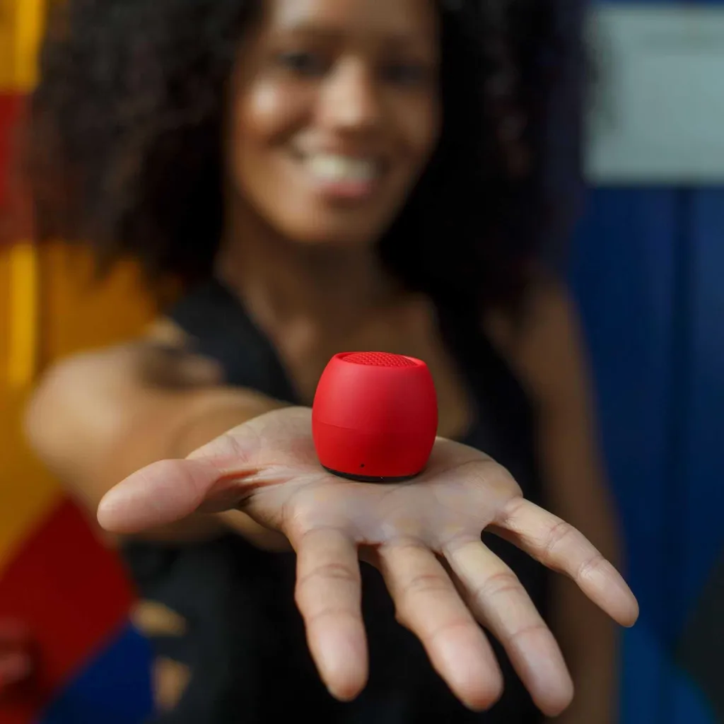 Design e Suono: Boompods Zero Rosso Mini Speaker per Minimalisti - 5