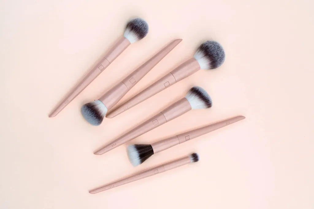 Set de pinceaux pour le visage : finissez-en avec les traces de teint - 2
