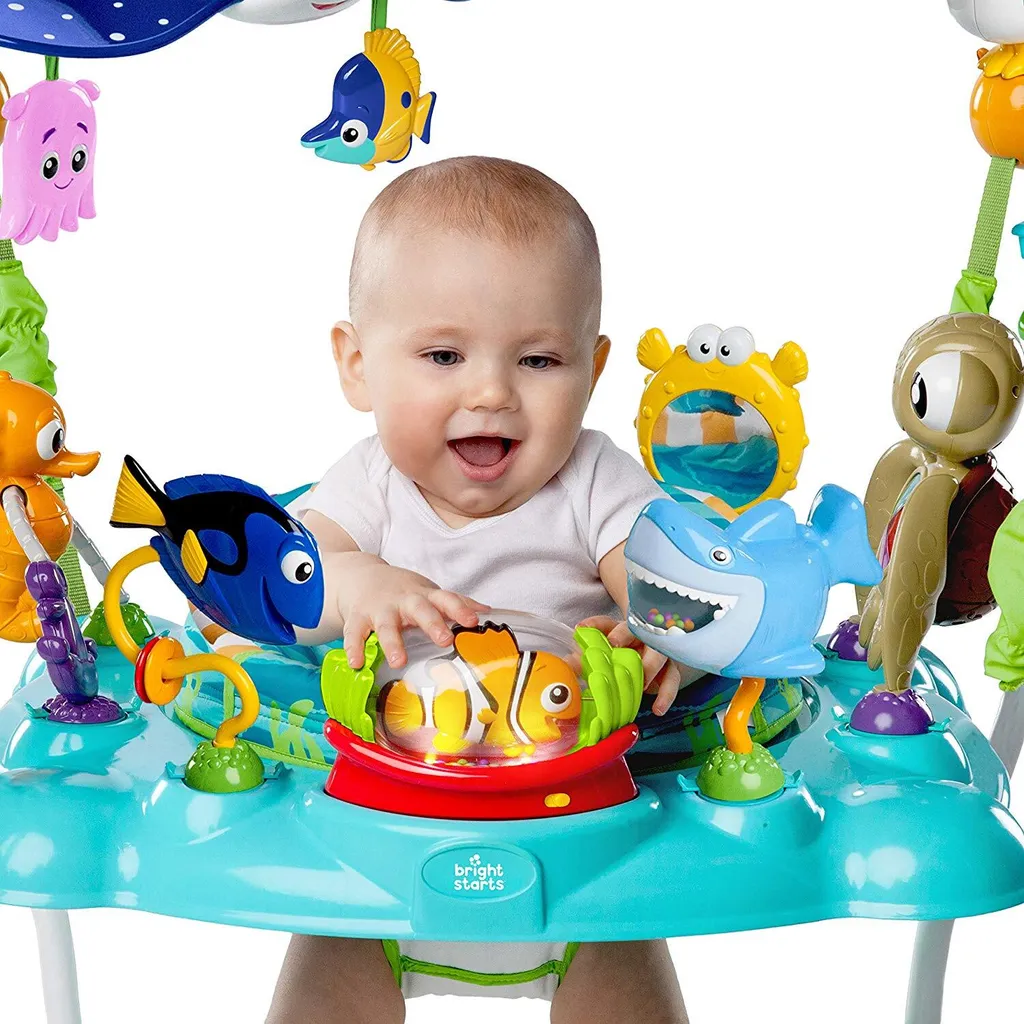 Poussette Disney Finding Nemo 60701 - Design ergonomique et fun - 7