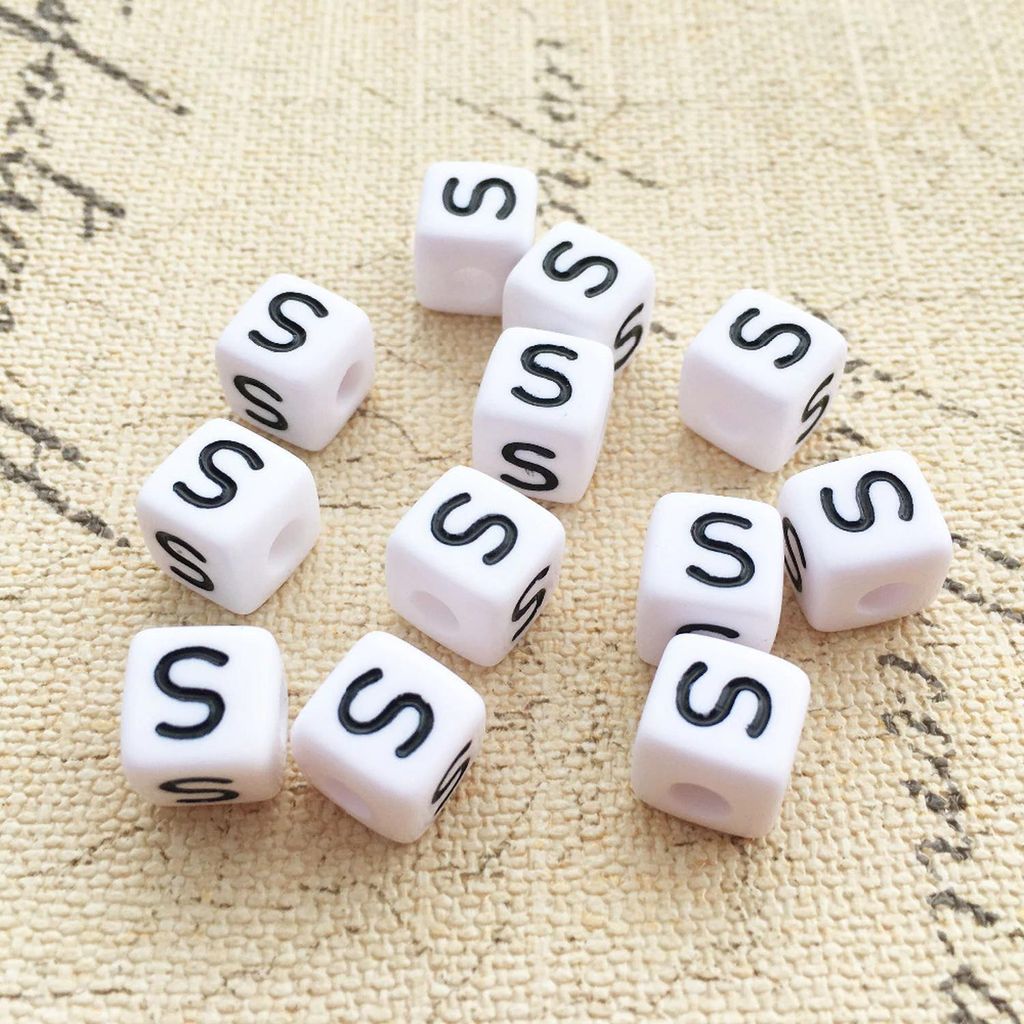 Buchstaben Perlen, 30 Stück, 6x6 mm, weiß mit schwarz, Produktbild 
