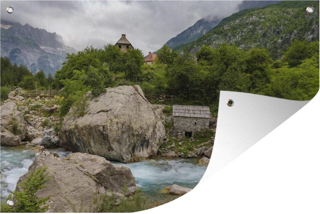 MuchoWow 90x60 cm Outdoor-Poster Gartendeko Sichtschutz Garten Poster für den Garten Sprudelndes Wasser zwischen alten albanischen Steinen in Theth