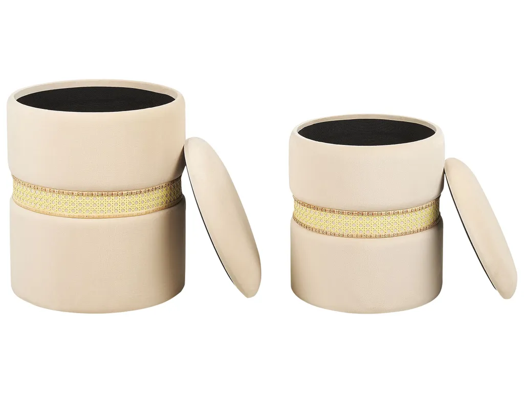 Tabourets coffres en velours clair avec détails rotin bohème