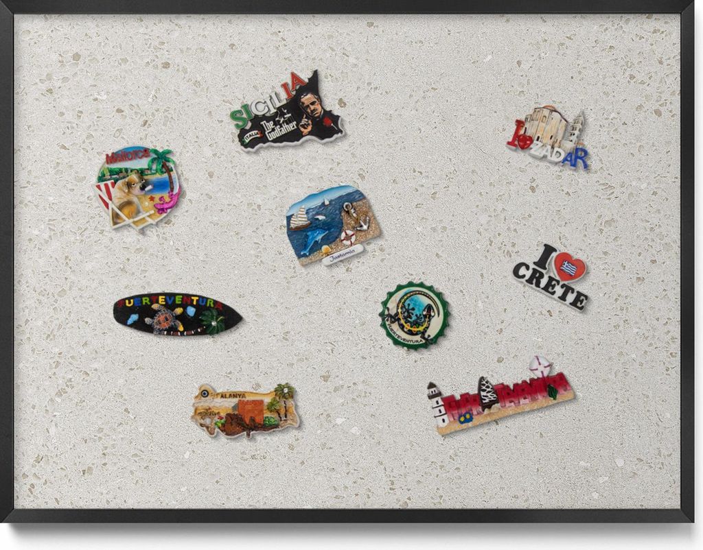 Magnetische Tafel 80x60 cm – Schwarzer Rahmen – Helle Steinoptik – Magnetwand, Magnettafel – Küche, Wandmontage