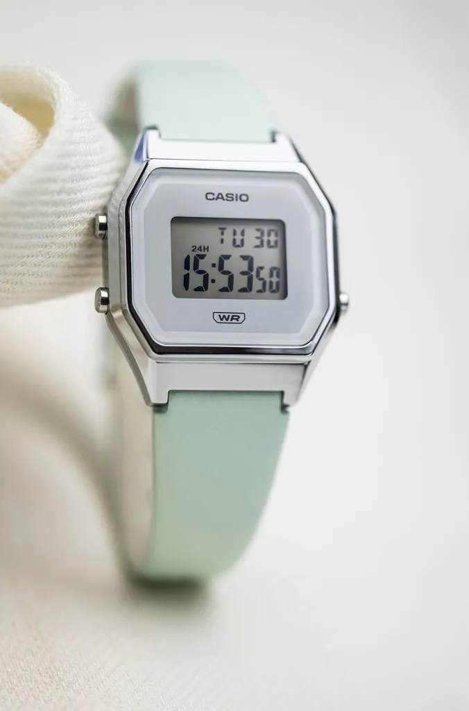 Regala un'Icona: Casio LA680WEL-3EF Orologio Vintage Verde Acqua - 9