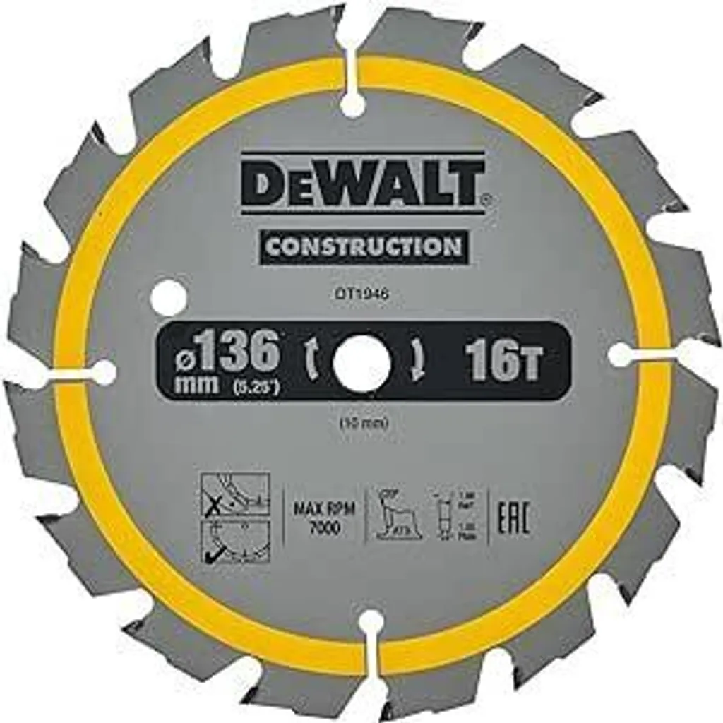 Scier du Bois avec Clous sans Effort avec la Lame DeWalt DT1946-QZ 136mm