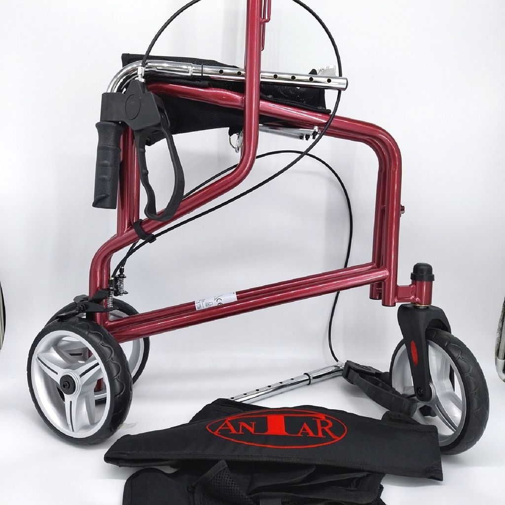 Rollator tricycle léger AT51004 avec accessoires. Image du produit 