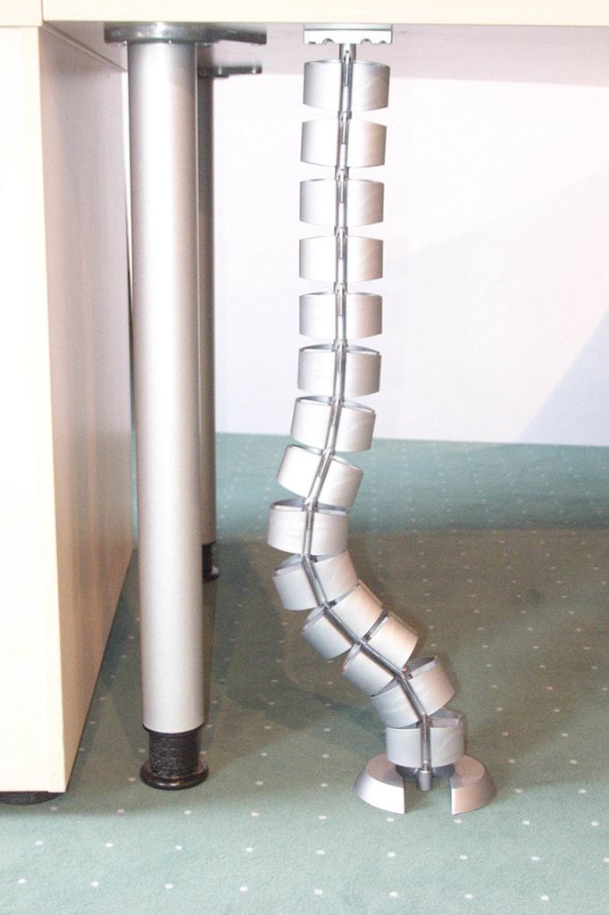 Kabelkanal, vertikal, alusilber, best. aus ca. 15 Einzelelementen aus Kunststoff, Durchm. ca. 60 mm, Länge ca. 815 mm