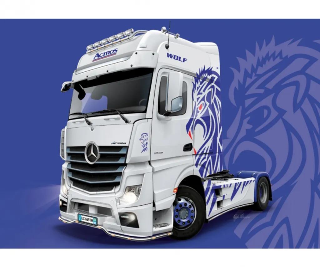 Actros MP4 Show Truck Italeri : Maquette Camion GigaSpace ultra détaillée