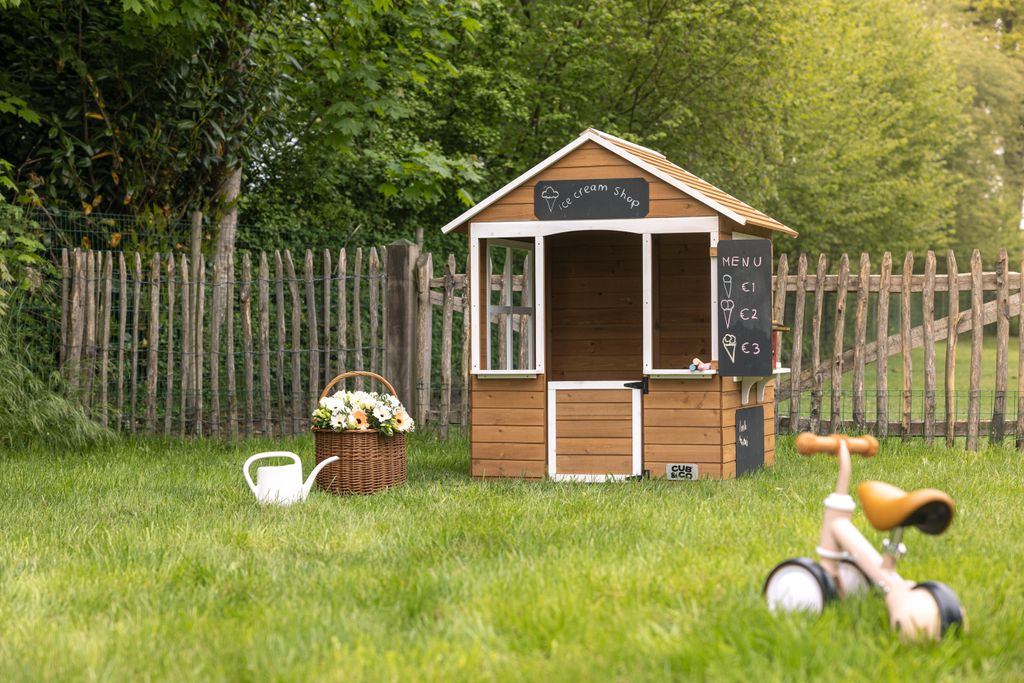 Cub & Co. Holzspielhaus Sweet Store Laden Zedernholz 137x100x92 cm