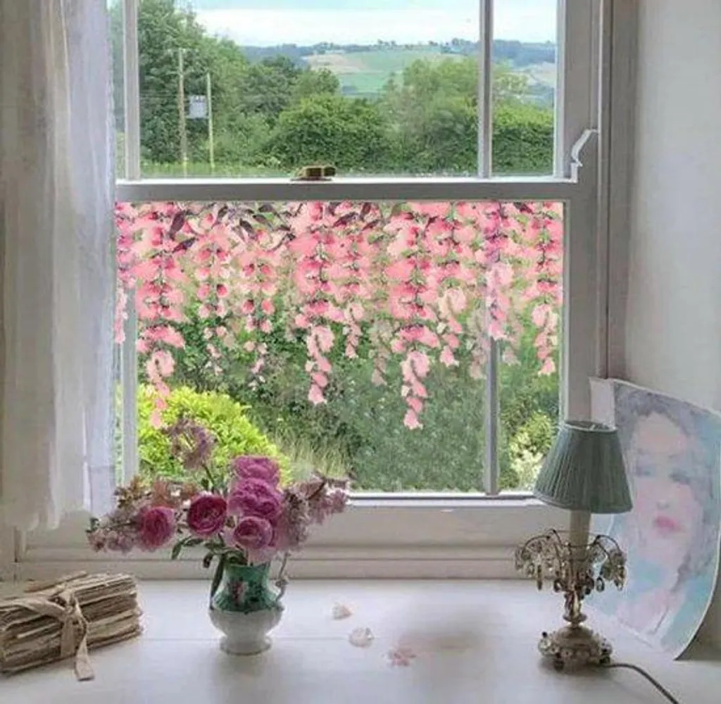Décoration intérieure rose : film adhésif pour relooker meubles de chambre