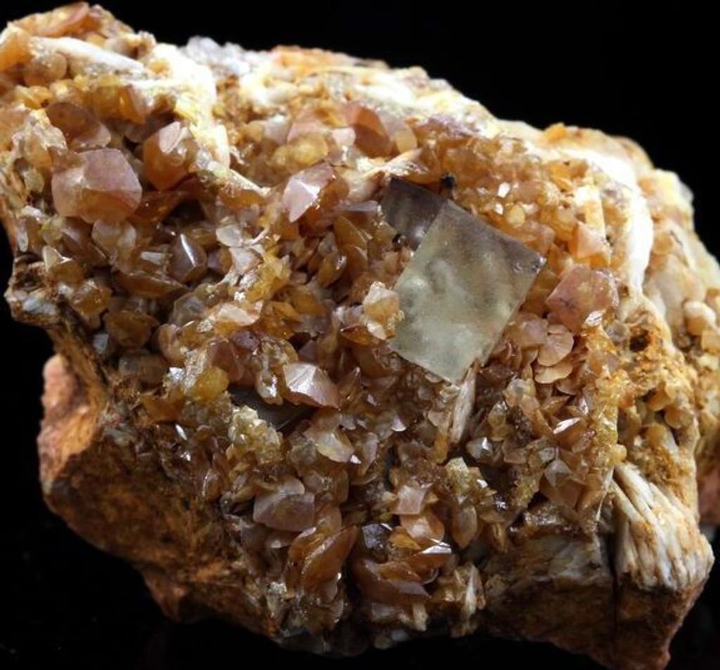 Wulfenit + Fluorit 189,5 Karat