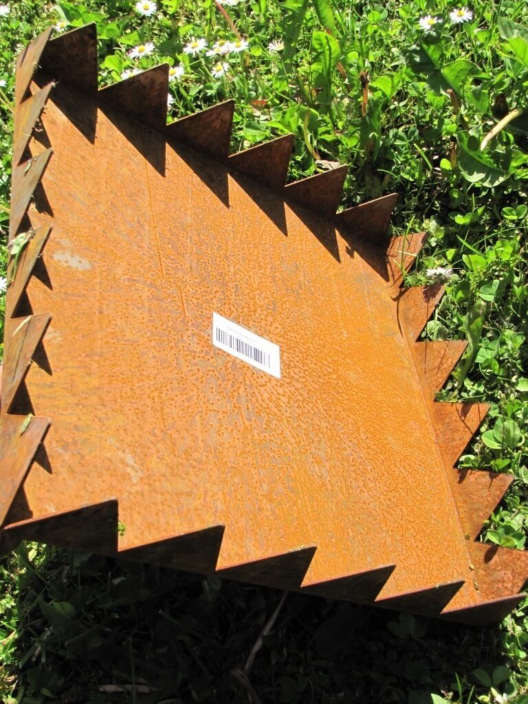 Trittplatte oder Wegplatte aus Metall für den Garten Produktbild 