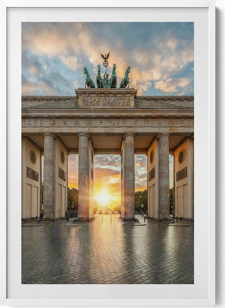 Brandenburger Tor in Berlin– Wandbild mit Rahmen – Gerahmtes Bild – Wanddekoration – 70x100 cm – Weiß Rahmen