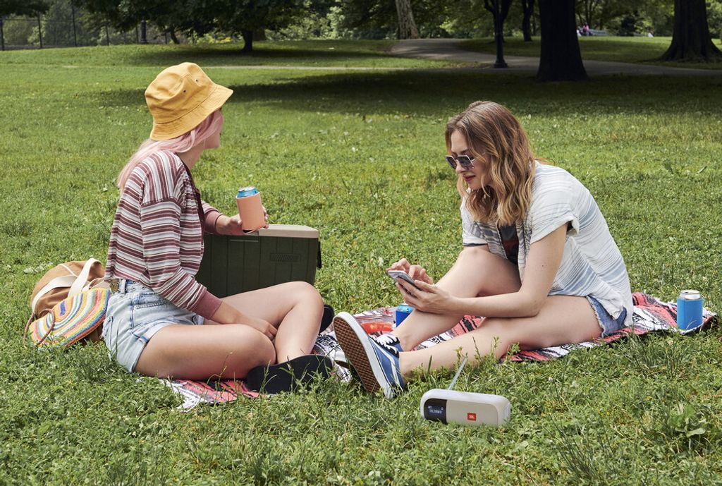 Přenosný analogový a digitální tuner JBL 2, bílý Obrázek produktu 10