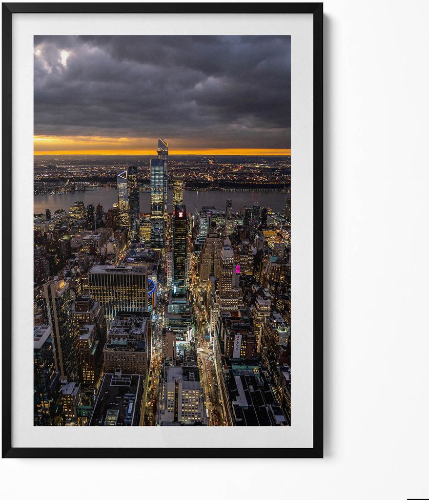 Stadt Architektur Vogelperspektive Nacht– Wandbild mit Rahmen – Gerahmtes Bild – Wanddekoration – 70x100 cm – Schwarz Rahmen