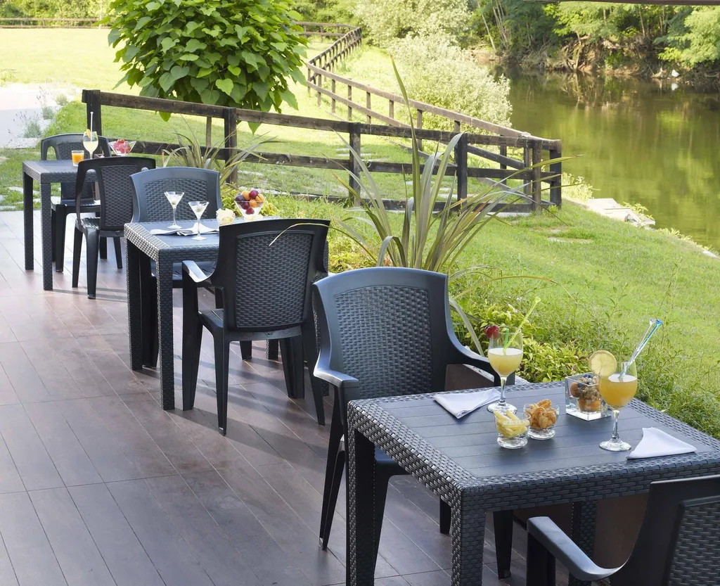Table Bistro King 79x79 cm Anthracite : Stable et Durable pour l'Extérieur - 10