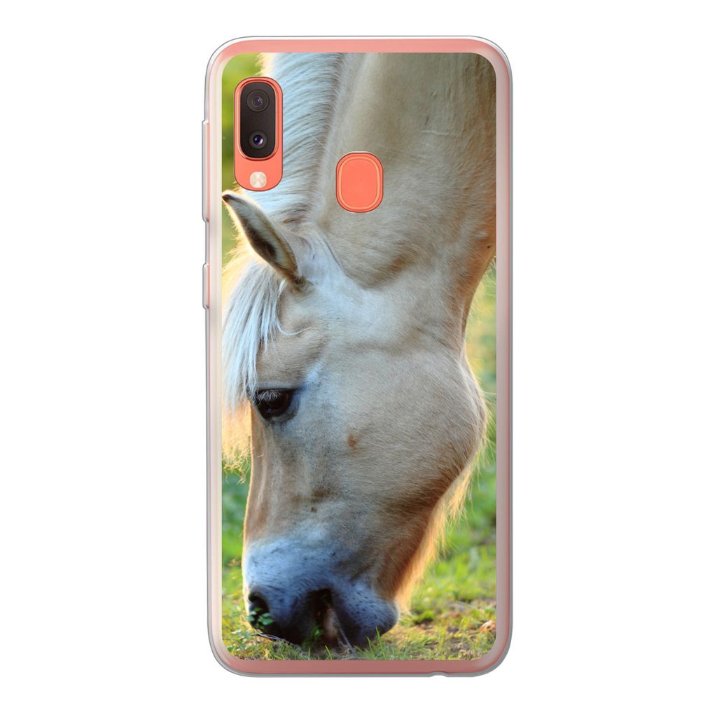 MuchoWow Handyhülle Schutzhülle Hülle für Samsung Galaxy A20e Weidendes Fjordpferd an einem Sommertag Silikon Softcase Handy Hülle - Abdeckung