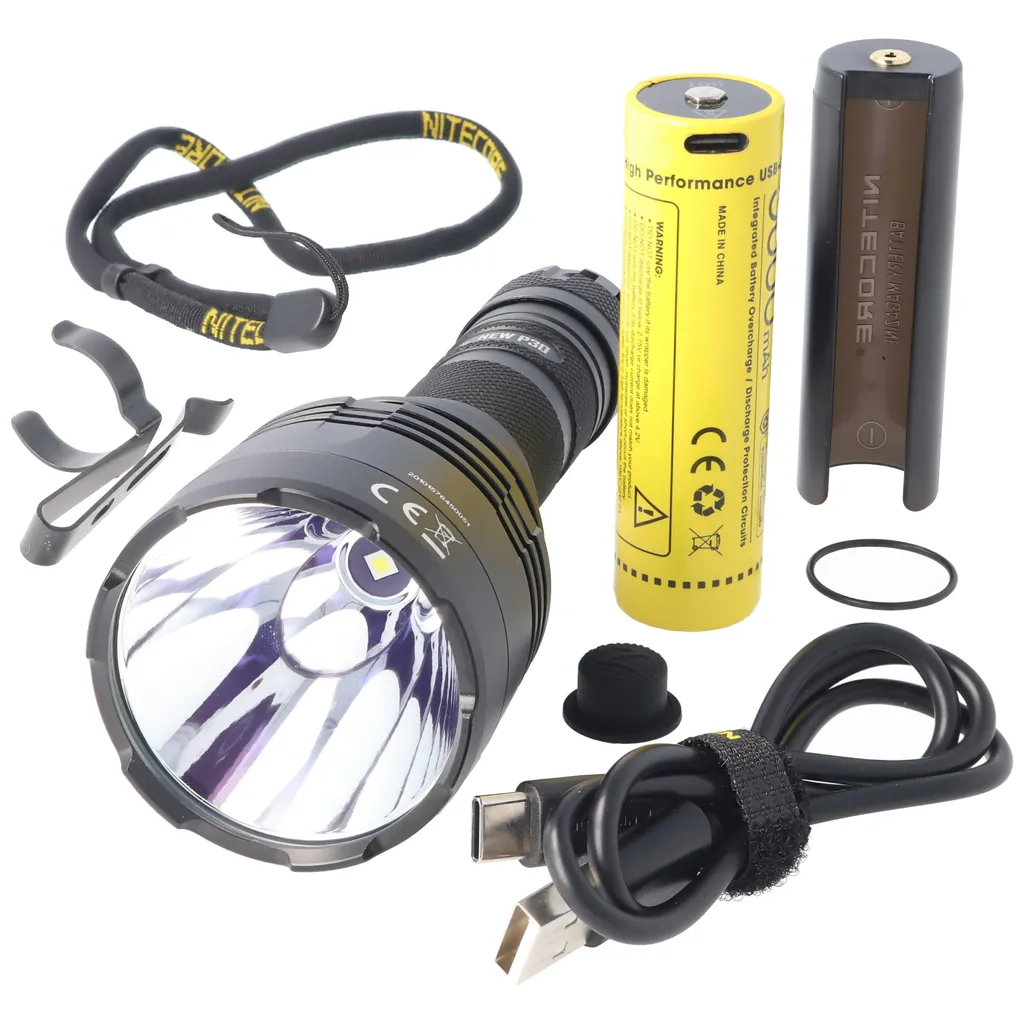 Projecteur LED Longue Portée Nitecore Nouveau P30 et Accu Rechargeable