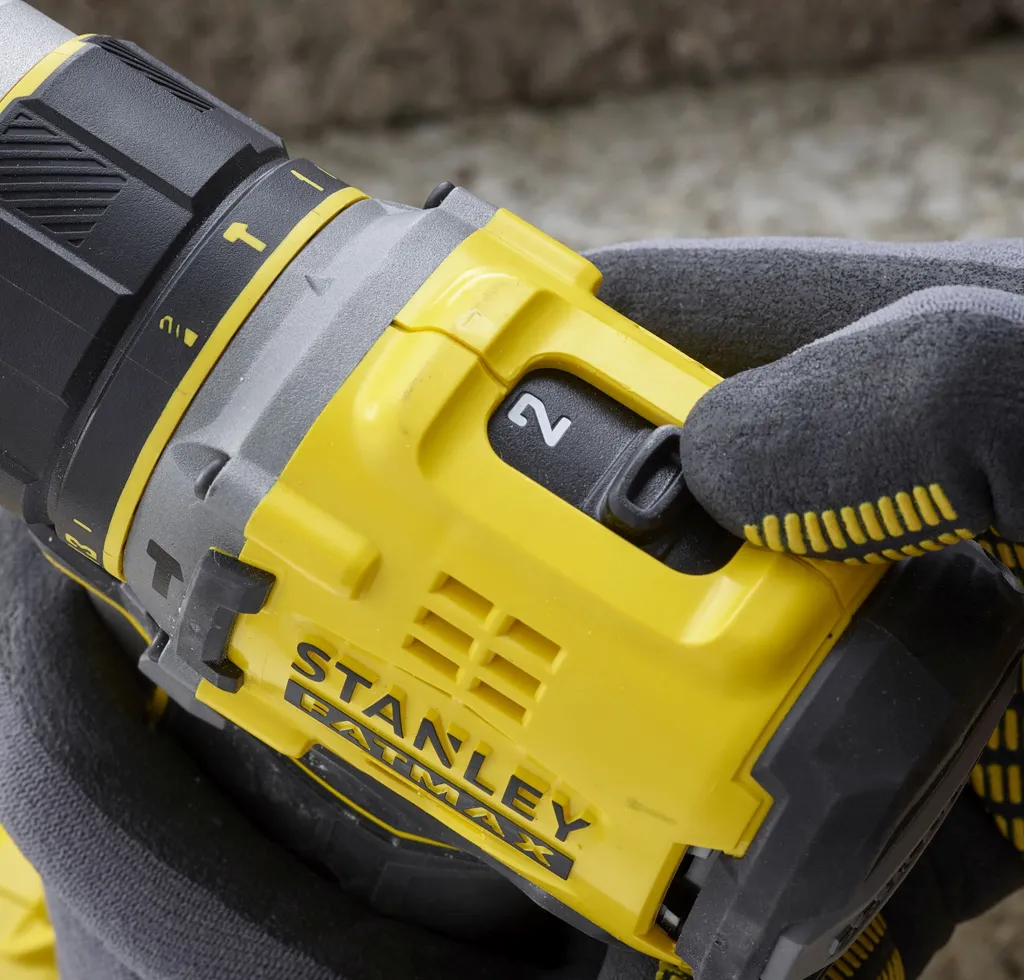 Perceuse visseuse 18V Brushless V20 Stanley Fatmax à percussion 2.0Ah - 19