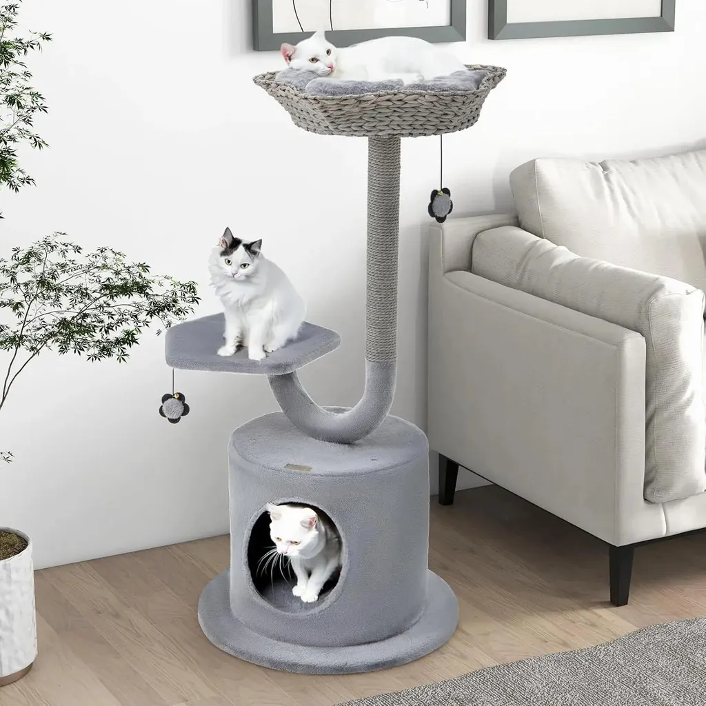Arbre à chat multi-niveaux pour grands chats avec griffoirs intégrés