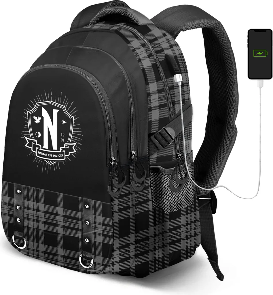 Customiser son sac avec les chaînes Mercredi - Idéal pour le collège