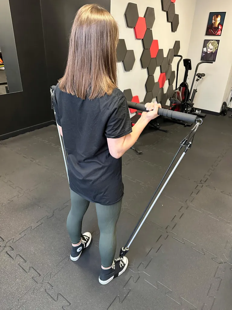 Barre de traction robuste avec bandes élastiques de musculation