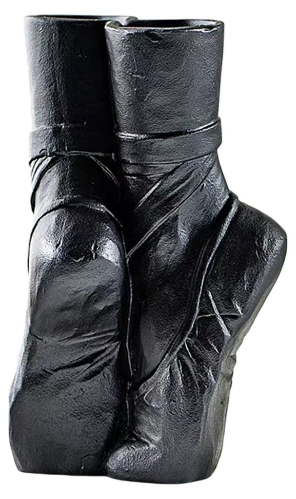 Modernes Blumenarrangement in Ballettschuhen als Tischdekoration, abstrakte Kunst, Tanzschuhe als dekorative Vase für Couchtisch, Büroregal, Gesc...