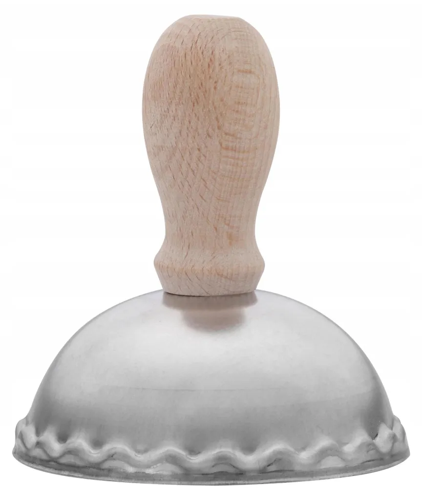 Emporte-pièce pierogi 7 cm rouge métal pour une découpe nette et facile