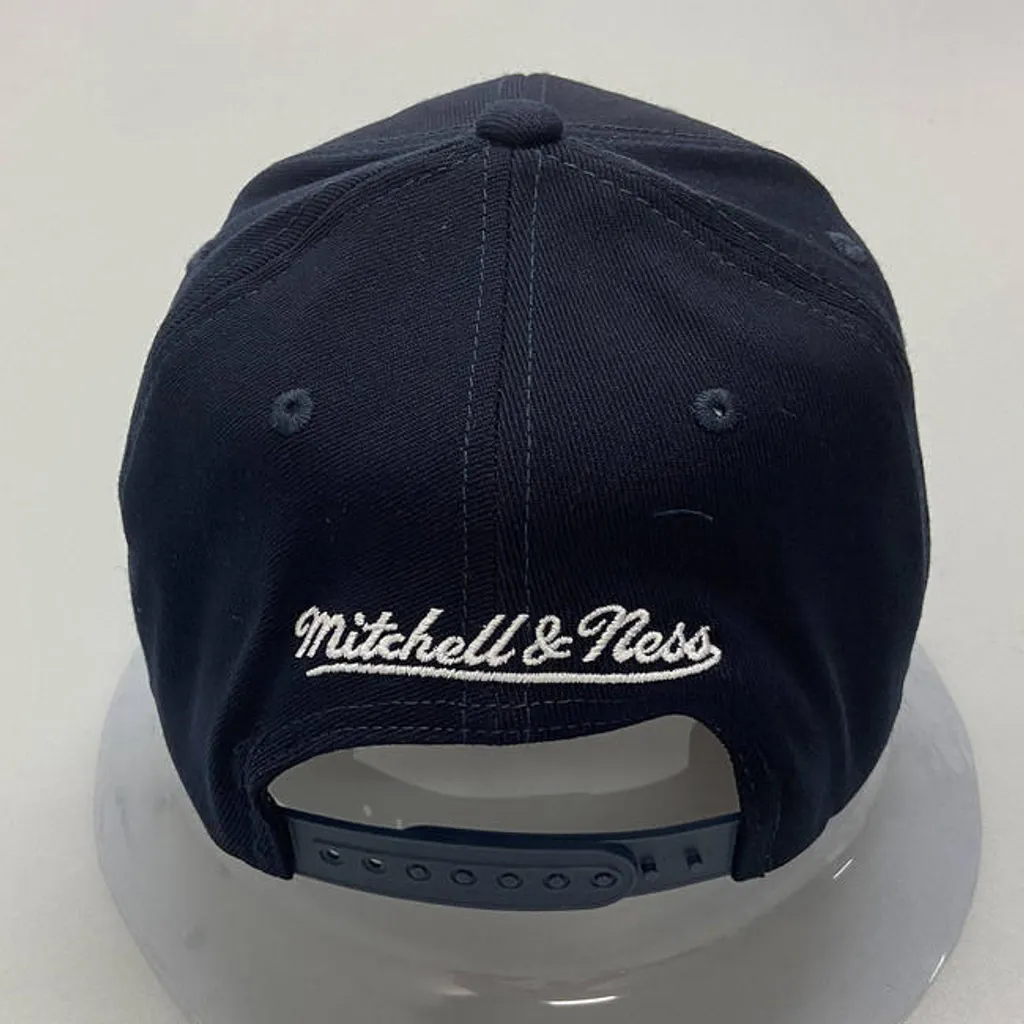 Mitchell & Ness Pinscript Redline Navy White Snapback - Stile Iconico - 2