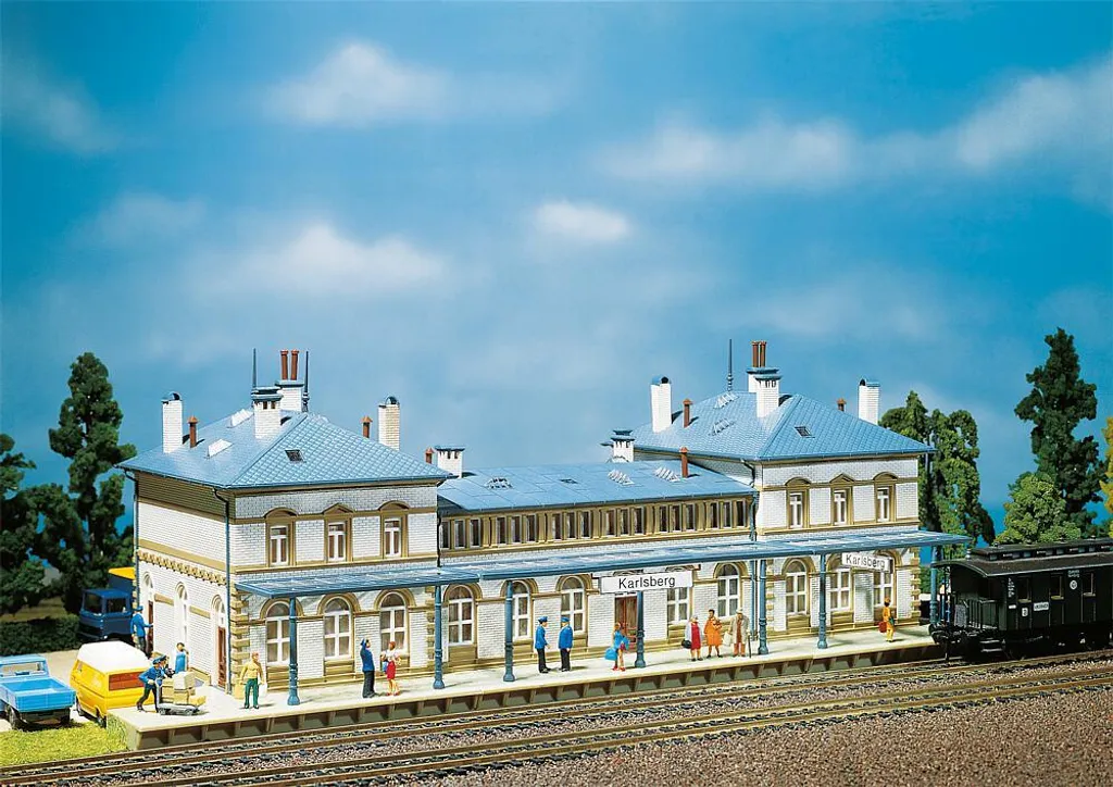 Bâtiment voyageur Gare de Karlsberg Faller 212114 pour circuit HO