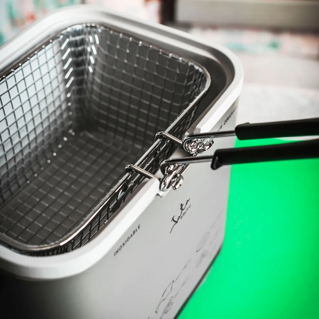 Friteuse pour étudiant JATA FR326E compacte idéale studio et camping