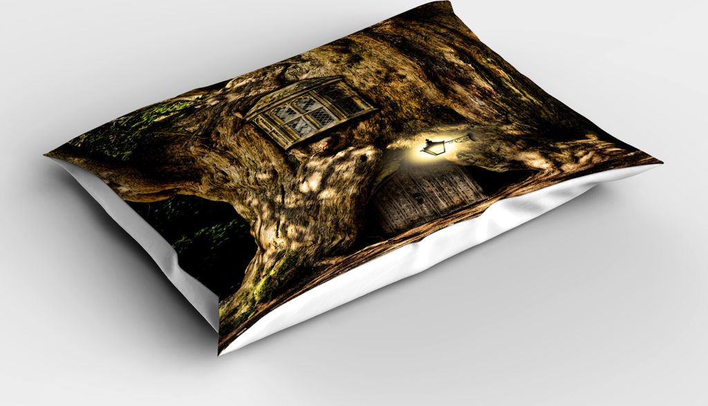 ABAKUHAUS Fantasie Kopfkissenbezug, Märchenhaus im Baum-Stamm im Wald mit Laternen-Volksstories-Themed Design, 40x80 cm, Umbra Braun