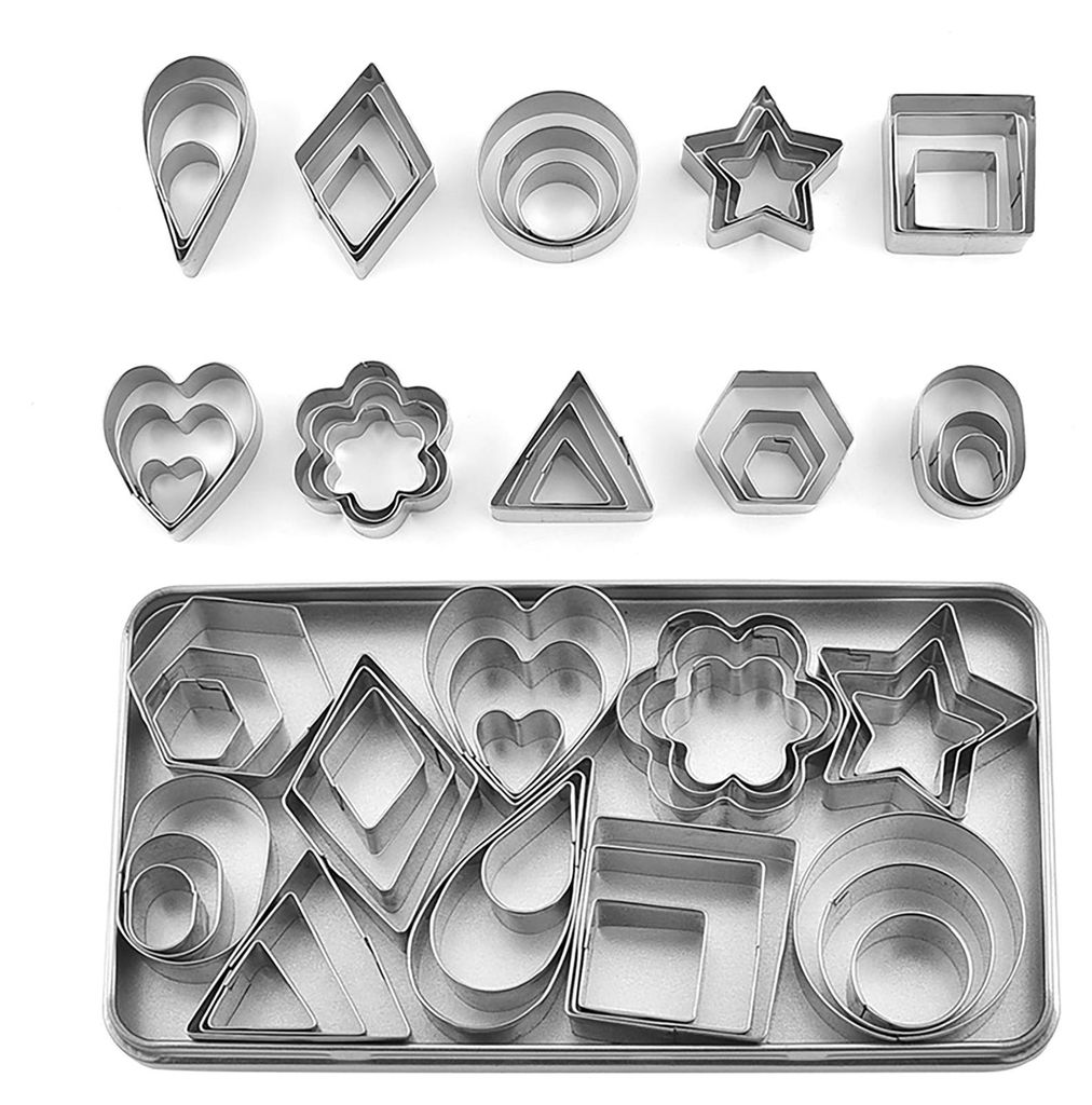 set de 30 emporte-pièces en métal de différentes formes, en Image du produit 