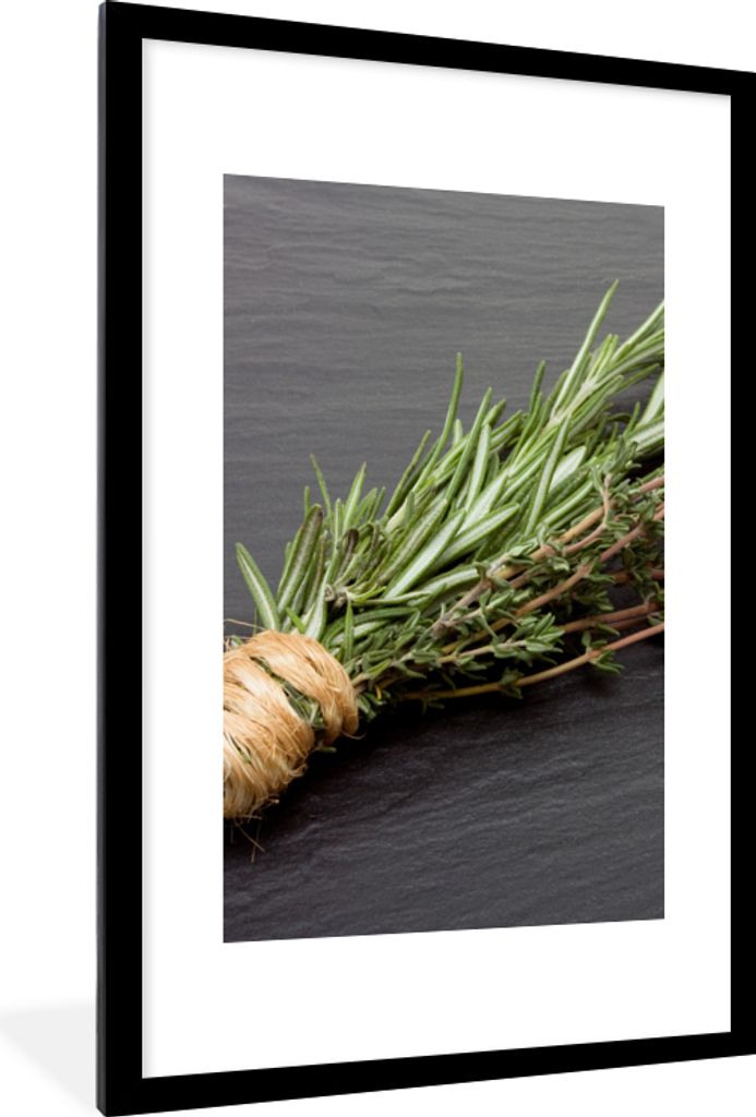 MuchoWow Gerahmtes Poster Thymian - Kräuter - Grün - Tisch - Küche - Stein 60x90 cm - Poster mit Schwarzem Bilderrahmen Wandposter Rahmen Foto...