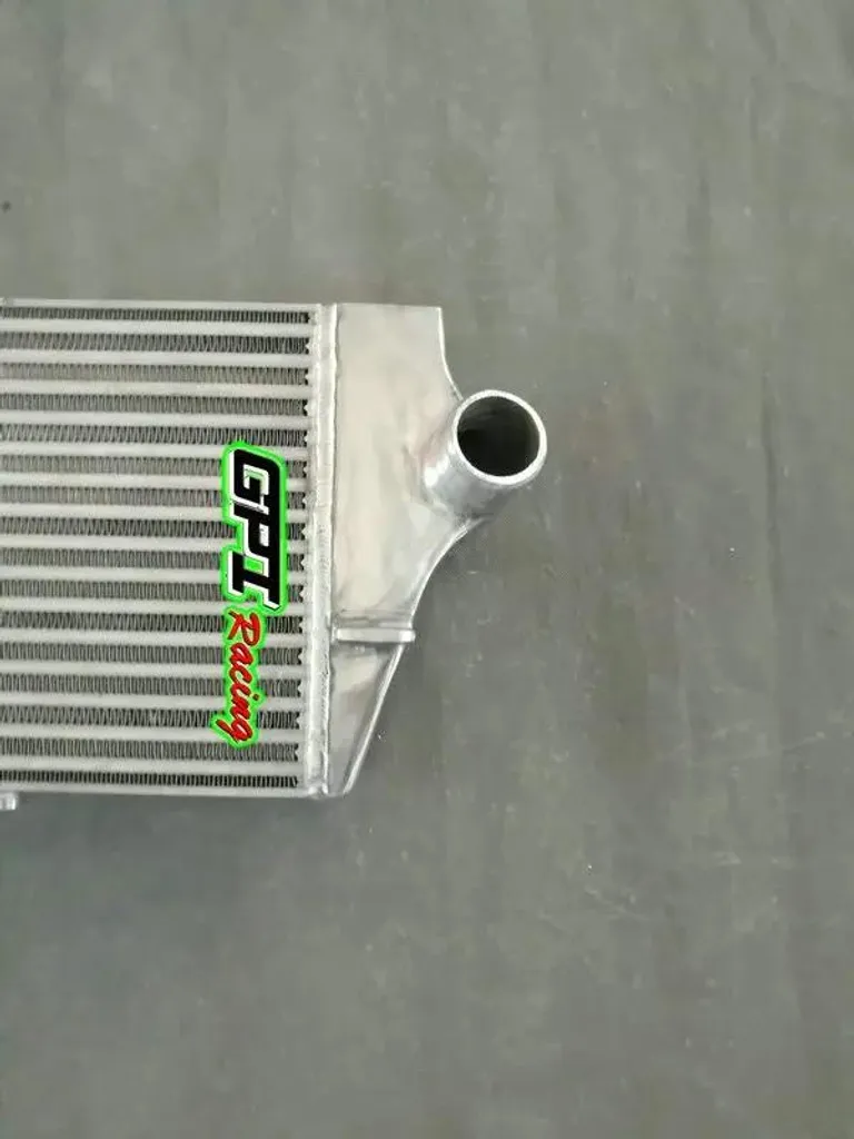 Éliminez la surchauffe turbo : Intercooler Ford Focus ST225 Mk2 75mm