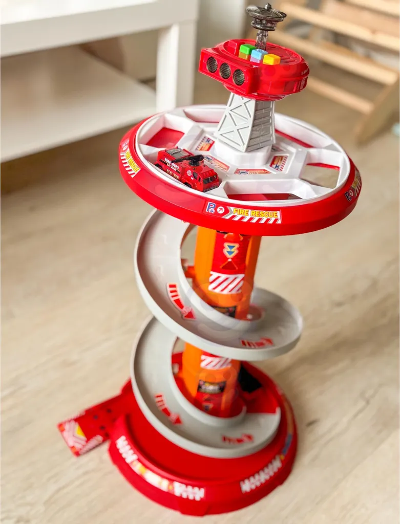 Garage voitures enfant compact : stop aux circuits encombrants - 5