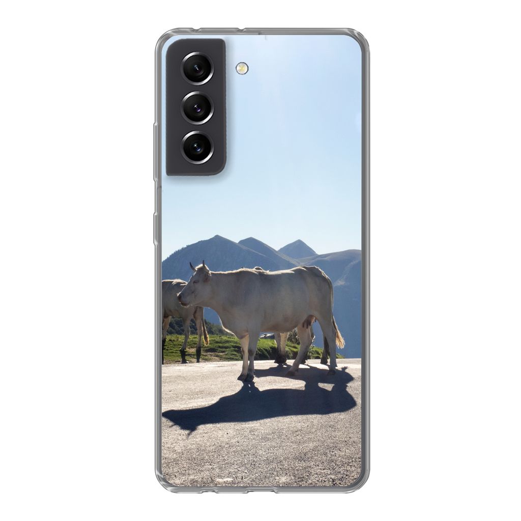 MuchoWow Handyhülle Schutzhülle Hülle für Samsung Galaxy S21 FE Schottische Highlander - Licht - Berge - Natur Silikon Softcase Handy Hülle ...