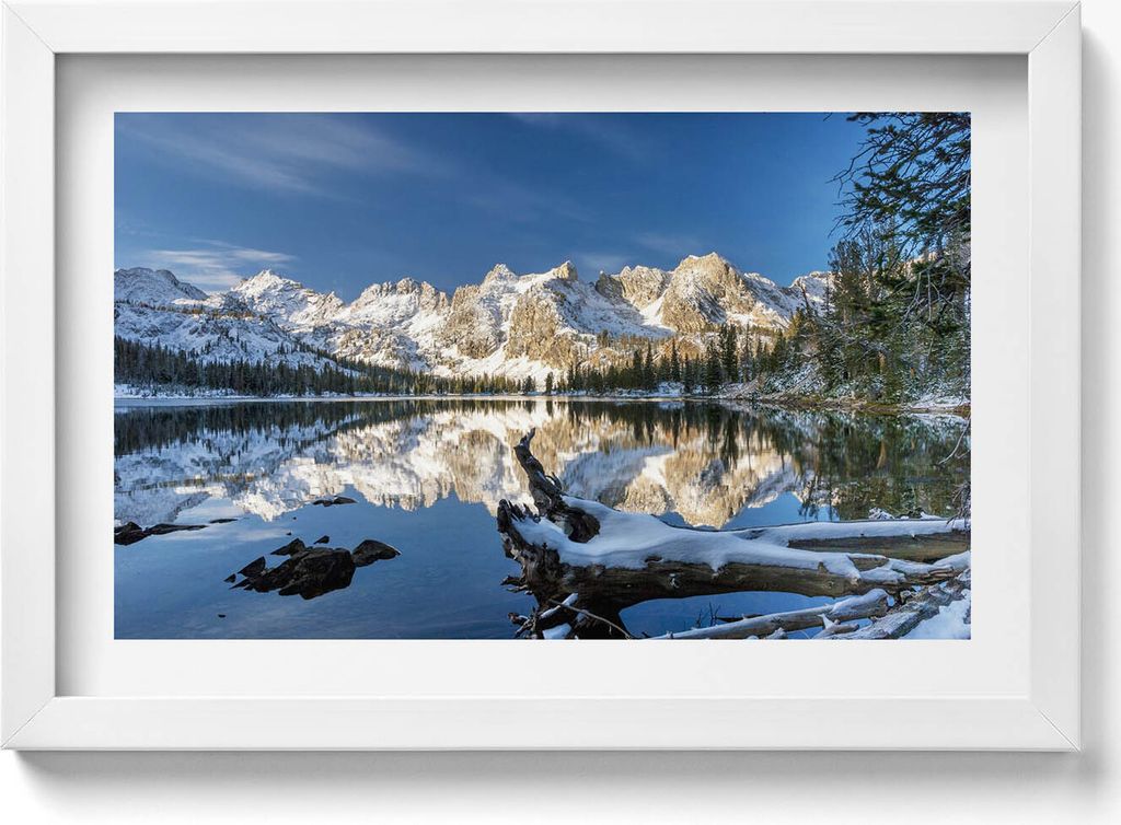 Gebirgslandschaft in der Natur– Wandbild mit Rahmen – Gerahmtes Bild – Wanddekoration – 30x20 cm – Weiß Rahmen