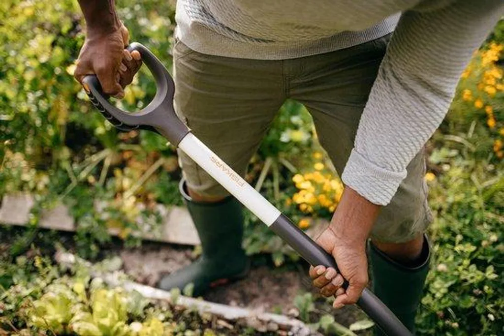 Fourche de jardin pour ameublir la terre du potager et du verger 105cm