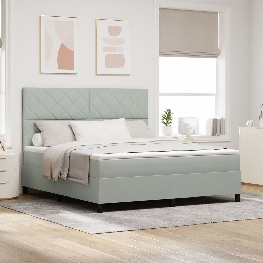 Möbel Boxspringbett mit Matratze Hellgrau Samt - Klassische Betten 3339914